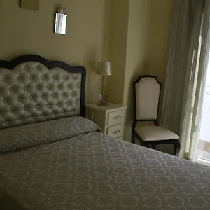 Gasthof Hostal Flor De Lis- Lojo